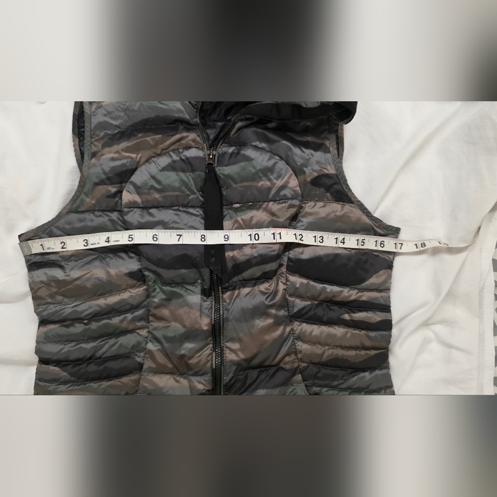 Lululemon Fluffin Awesome Vest Coast Camo Butter Pink Multi Size 6 - Picture 7 of 11